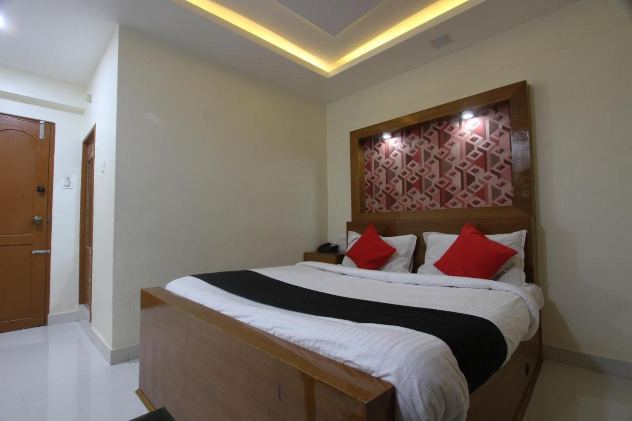 Divines Business Hotel Kuzhittura 外观 照片