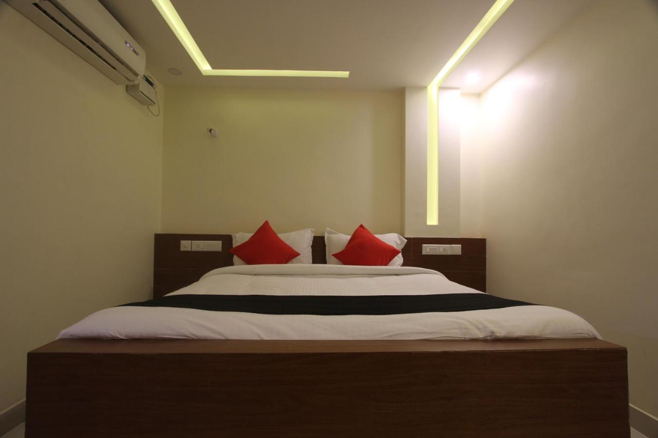 Divines Business Hotel Kuzhittura 外观 照片