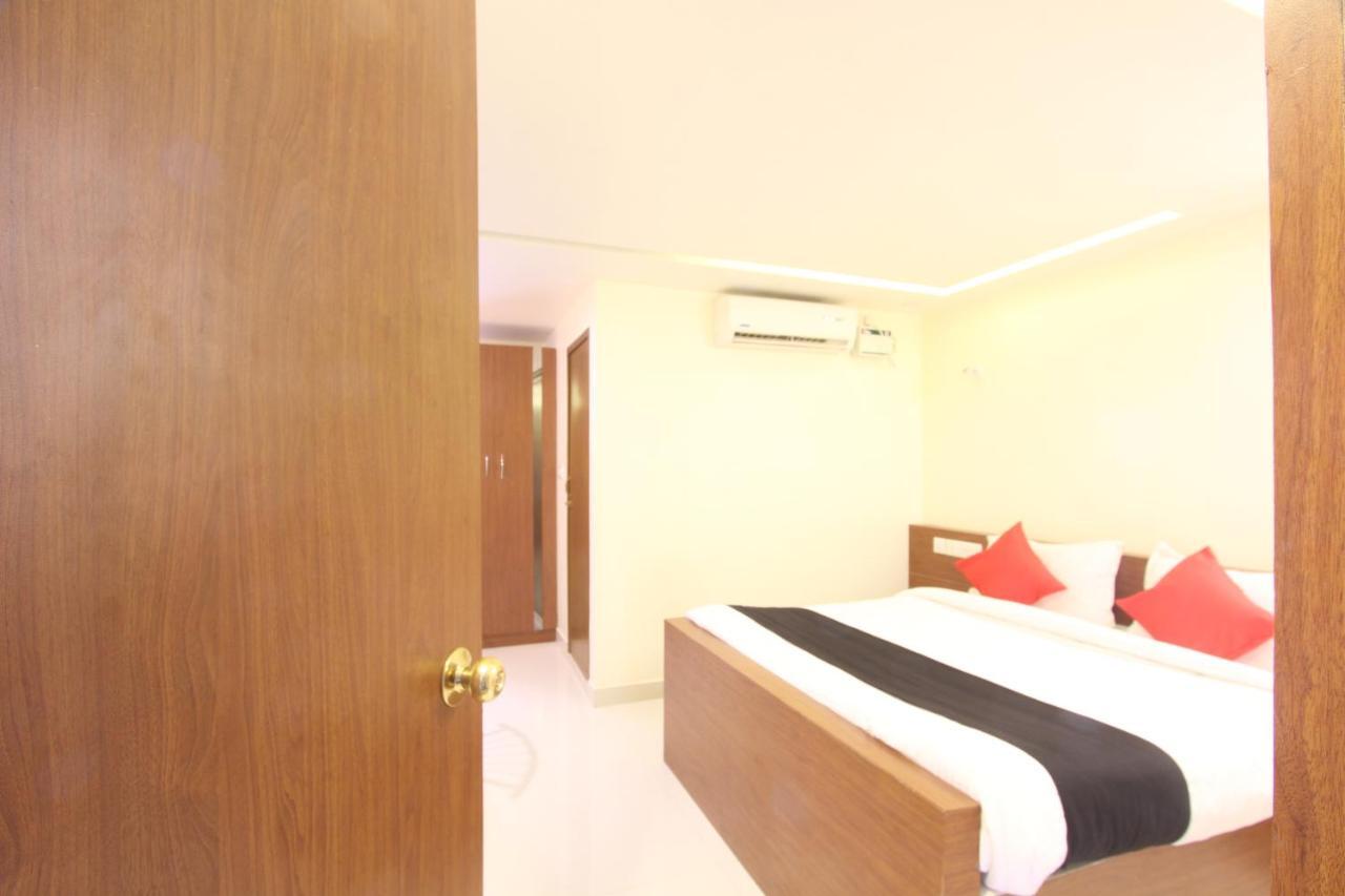 Divines Business Hotel Kuzhittura 外观 照片